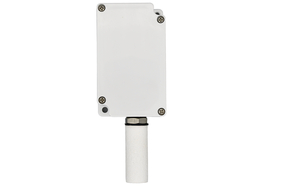 Temperature and humidity sensor for outdoor use